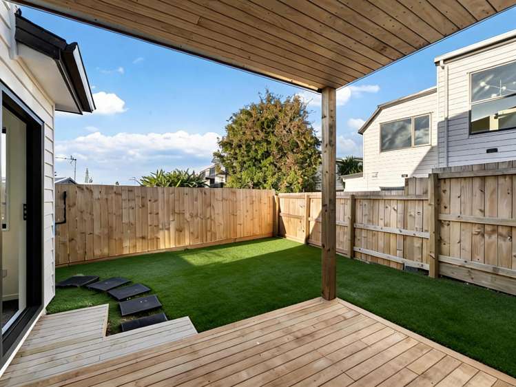 3&5/35 Royton Avenue Mangere East_16