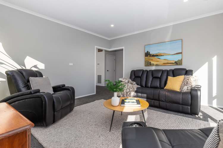 20 Rotorua Grove Aotea_10