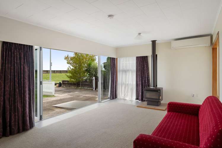 435 Fergusson Drive Thames_36