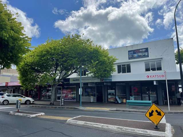 BEACH OFFICE IN BROWNS BAY – GREAT LOCATION