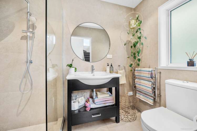 7 Rewi Street Torbay_22