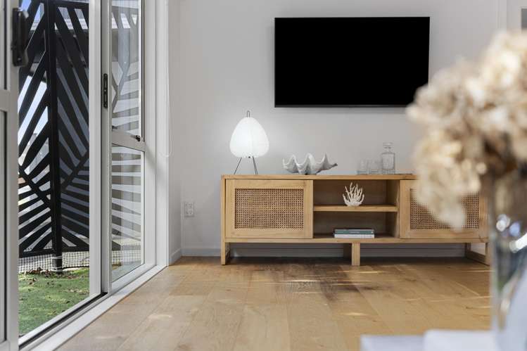 2/16 Rangitoto Terrace Milford_16