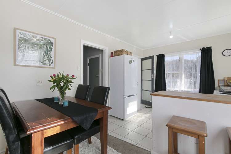 52 Coast Road Wainuiomata_5