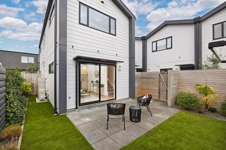 22A Graham Avenue_1