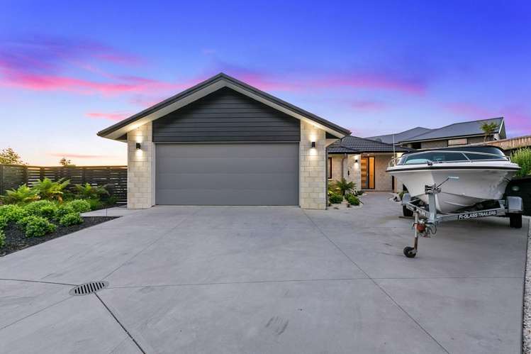 201 Ballintoy Park Drive Welcome Bay_5