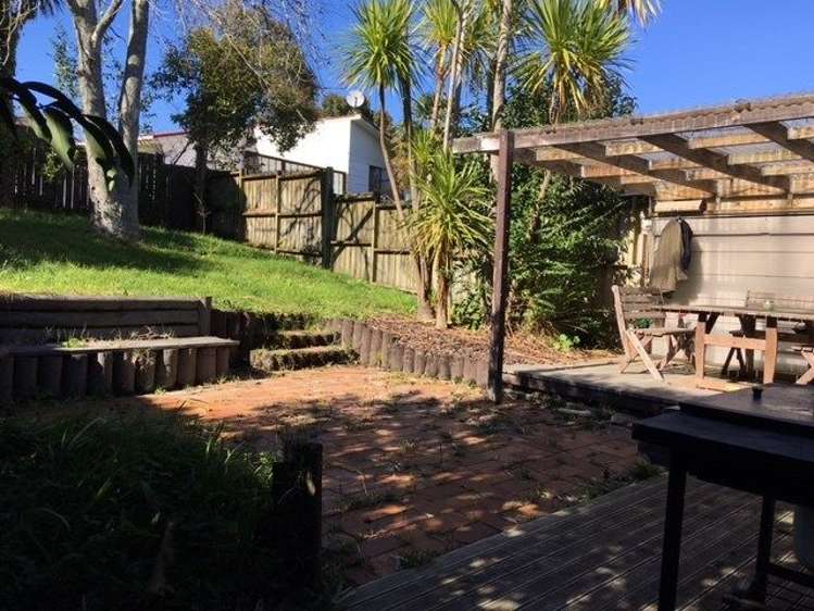 2/135 Edmonton Road Te Atatu South_12