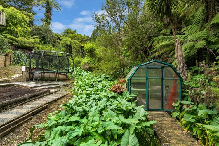 7 Springwater Vale Unsworth Heights_17