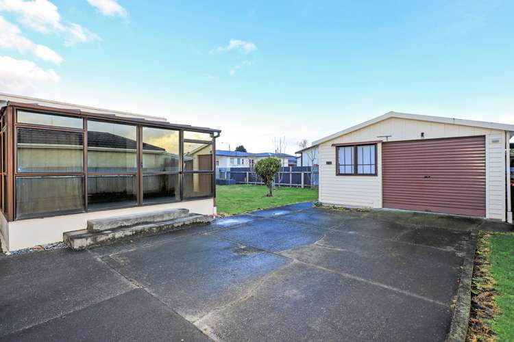 505 Collinge Road Mayfair_11