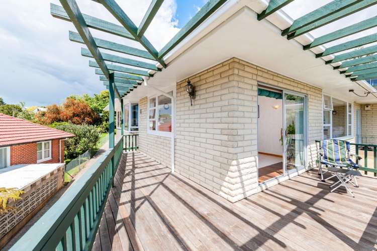 3 Wakeling Avenue Te Atatu South_16