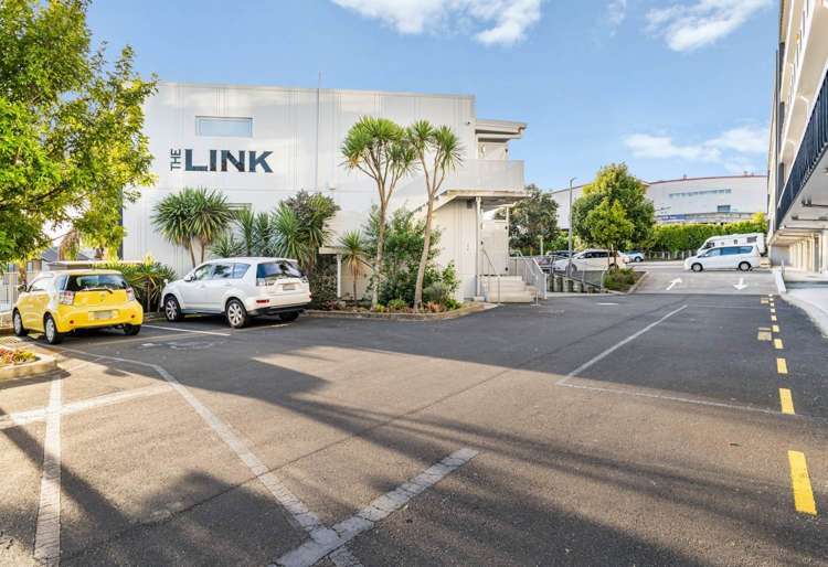 109/17 Link Crescent Stanmore Bay_16