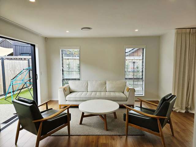 Spacious 4-Bed Hanley’s Farm Home – Walk to School