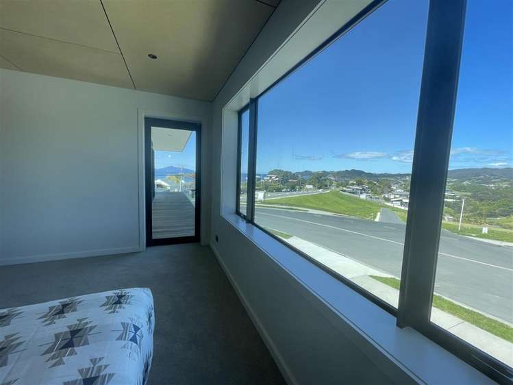 2 Blue Moon Rise Langs Beach_7