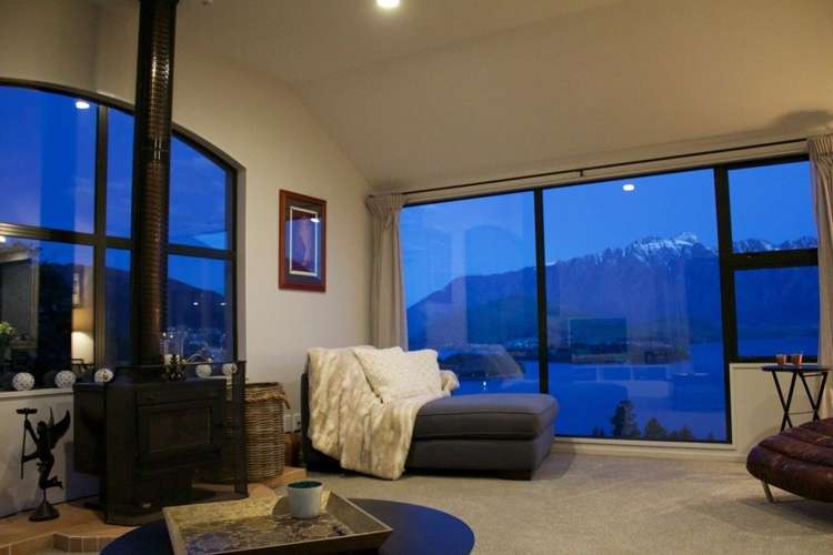 3 Matakauri Place Fernhill/Sunshine Bay_8