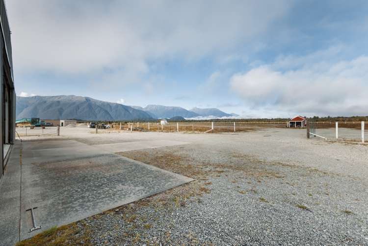 22 Airport Lane Haast_13