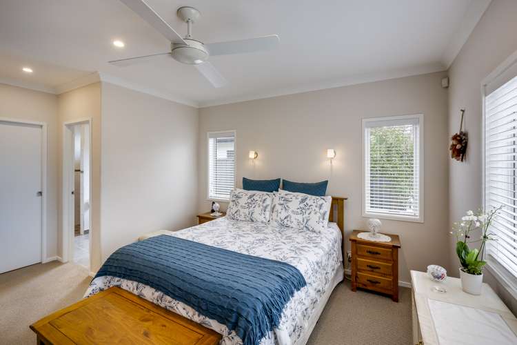 6 Drake Crescent Awatoto_11