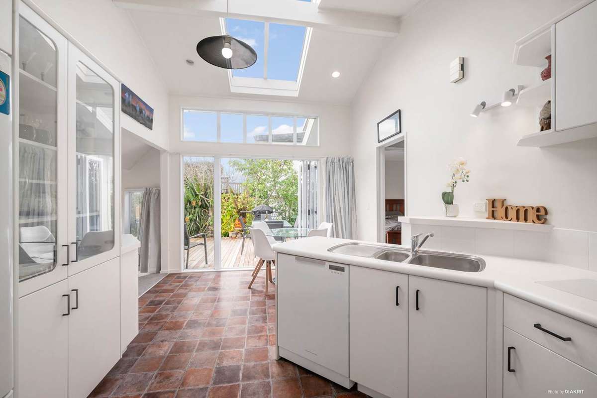 2/3 Tiri View Place_1