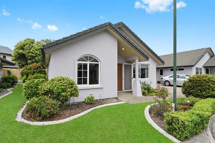 26/16 Rototuna Road Flagstaff_1