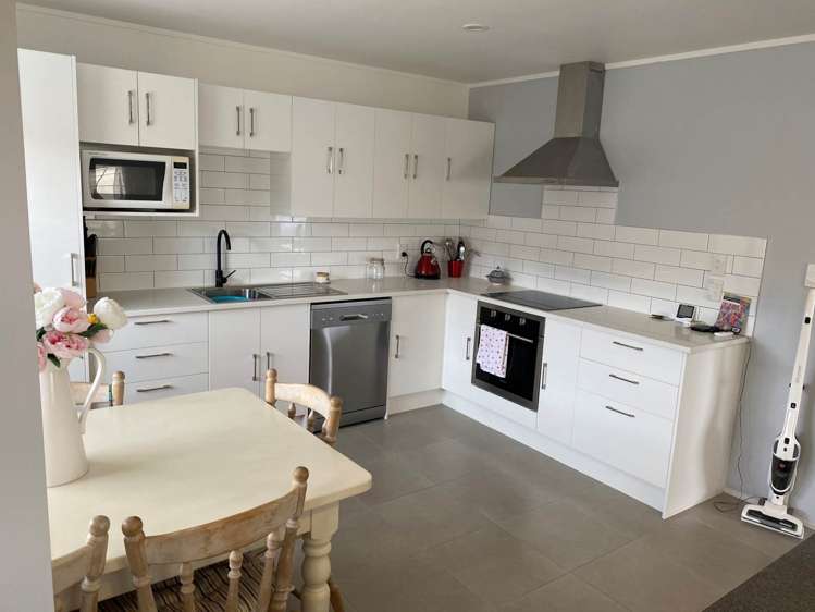 2/6a Keeney Court Papakura_2