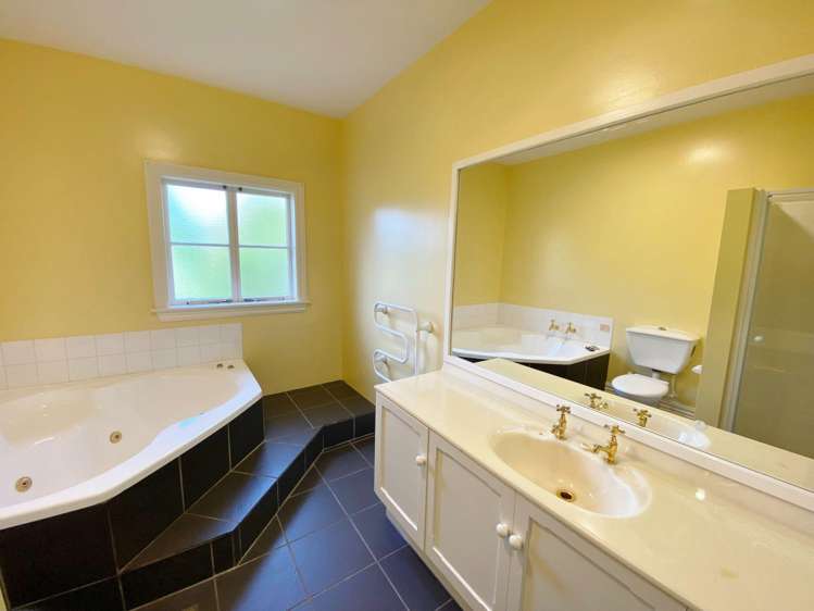 163 Gardiners Rd Harewood_16