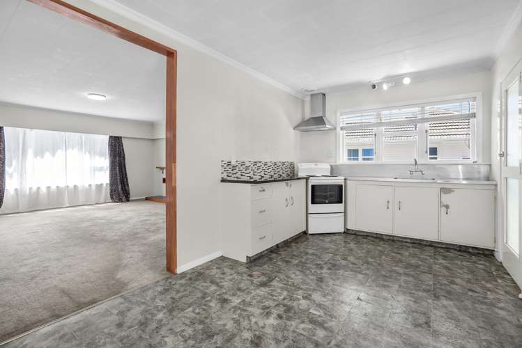 76 Hine Road Wainuiomata_5