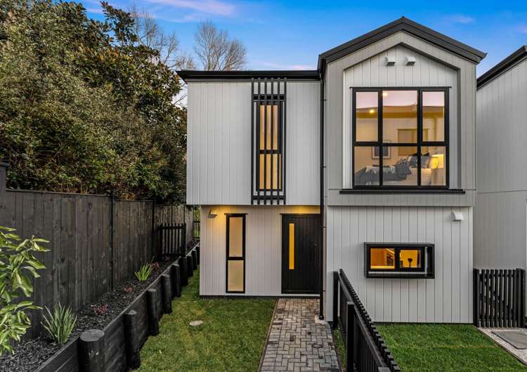 22 Weybridge Crescent_0