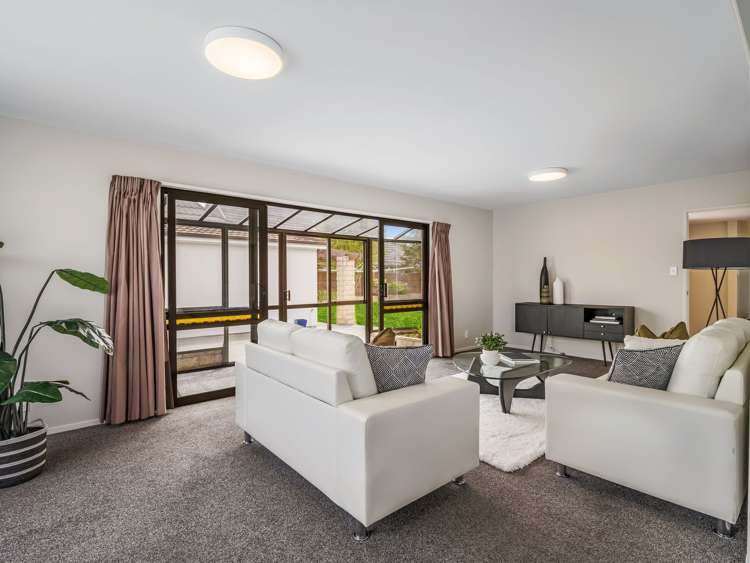 49 Yellowstone Crescent Burwood_7