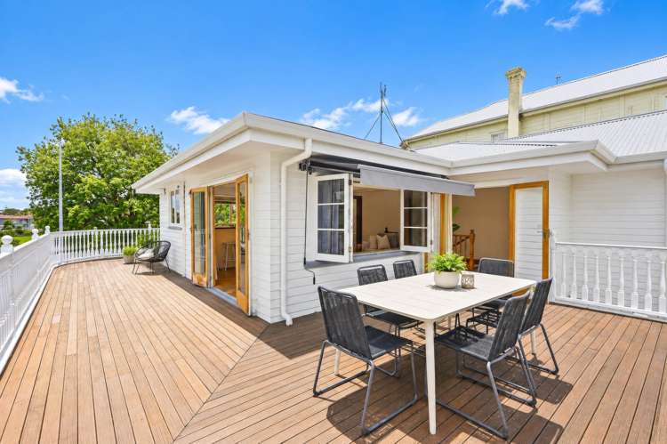 23 Cambridge Terrace Devonport_29