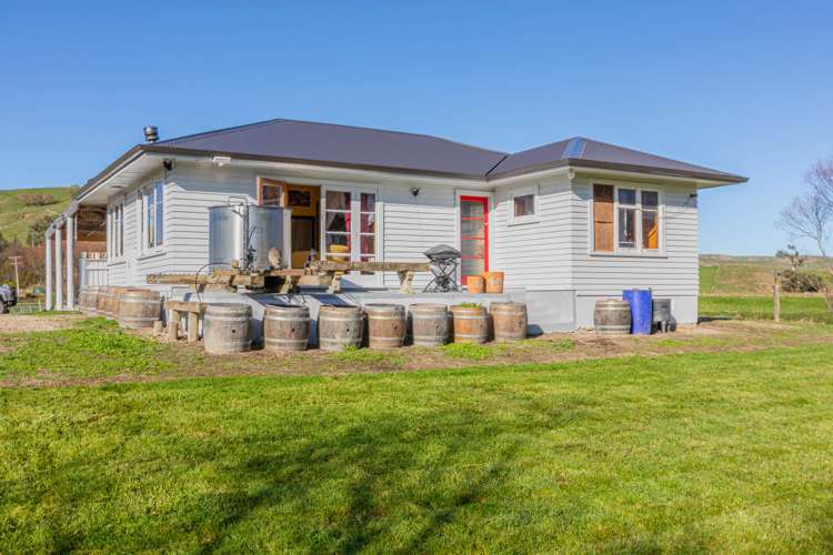 40 Jones Road Porangahau_16