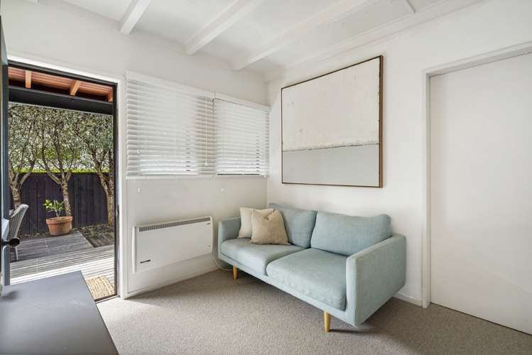 2/10 Merani Street Narrow Neck_15