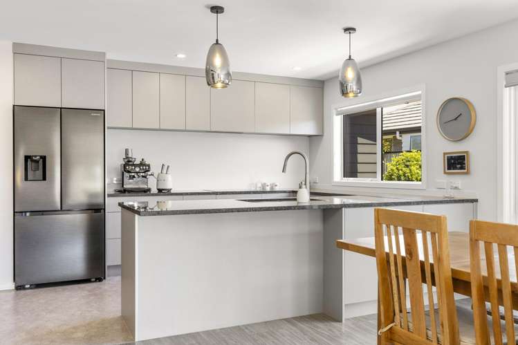 5 Royal Coachman Drive_2