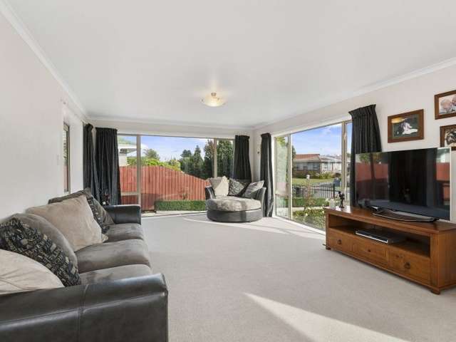 35 Denise Crescent Hornby_3