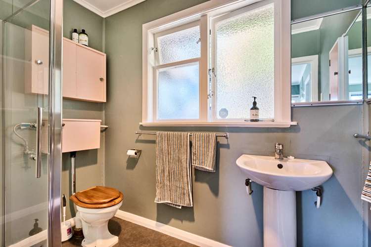 52 Tutere Street Waikanae Beach_12