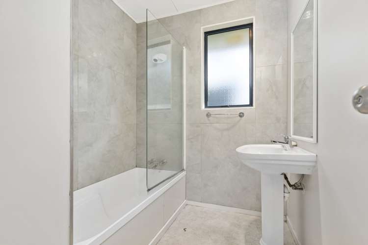 93a Henderson Valley Road Henderson_7