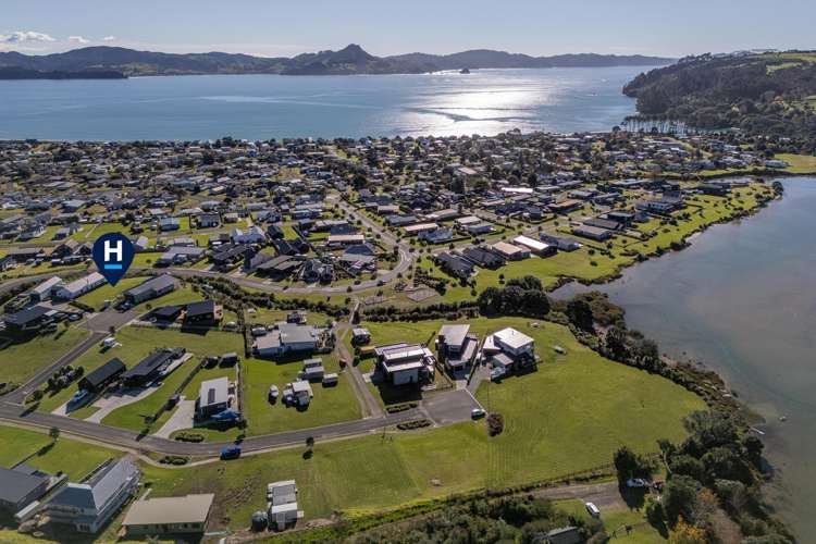 7 Joyce Harsant Place Cooks Beach_11