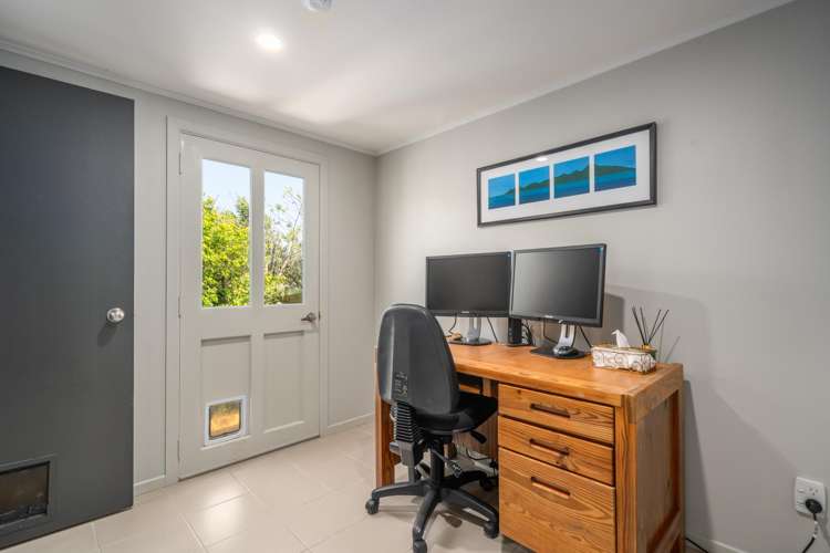 11 Pauline Way Paparangi_14