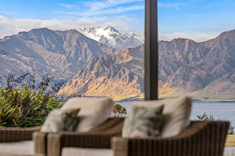 12 Flora Dora Parade Lake Hawea_12