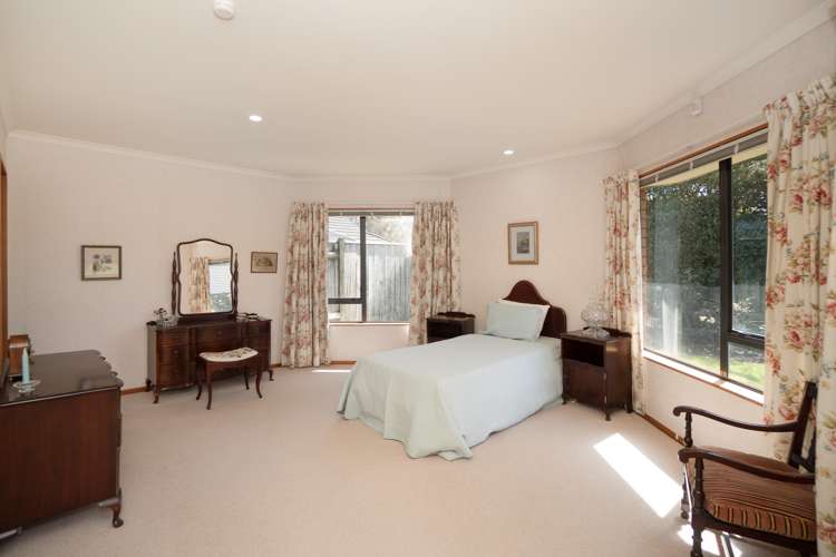 20 Strachan Way Highbury_11