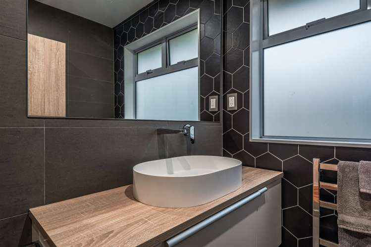 1/37 Onewa Road Northcote_10