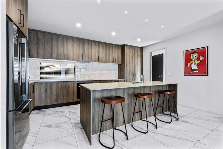 577 Madras Street Saint Albans_19