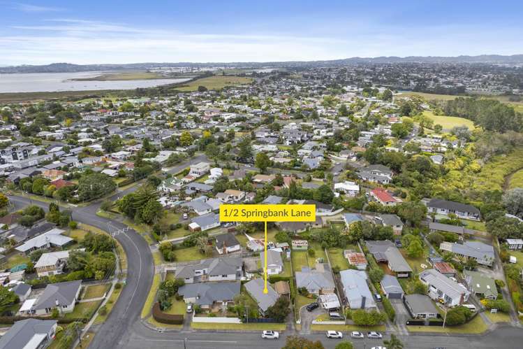 1/2 Springbank Lane Te Atatu Peninsula_20