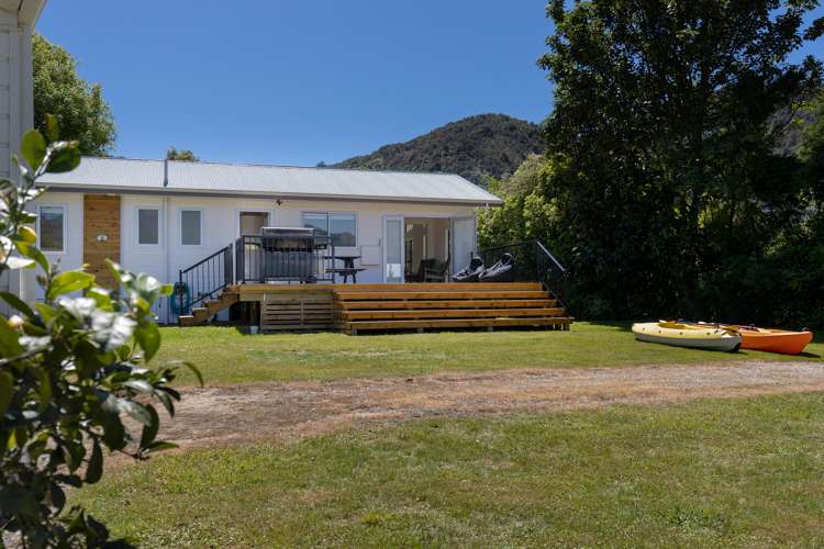 5a Lady Cobham Grove Anakiwa and Surrounds_21