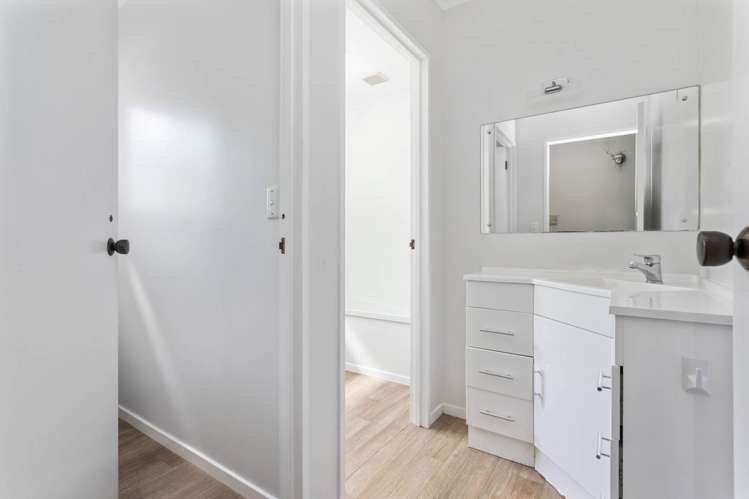 23 Spinnaker Drive Te Atatu Peninsula_9