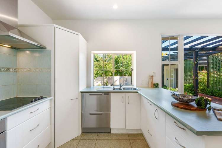 27 Kenneth Small Place Remuera_12