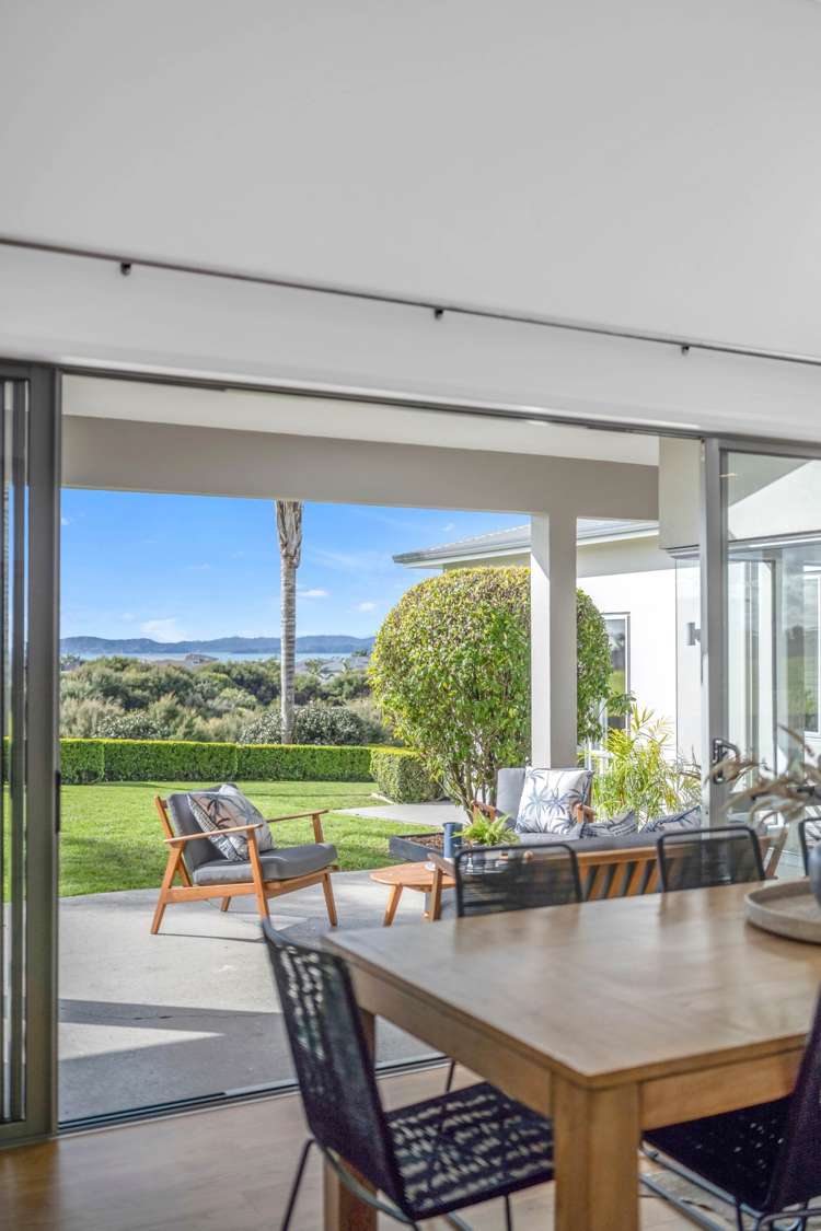 9 Intrepid Crescent Beachlands_18