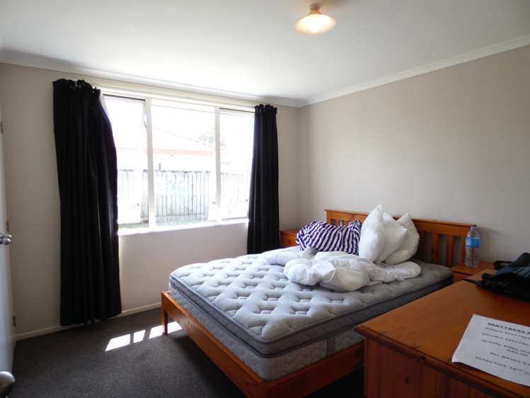 24 Selak Place Glen Eden_6