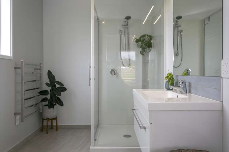 6 Kahikatea Drive Kinloch_24