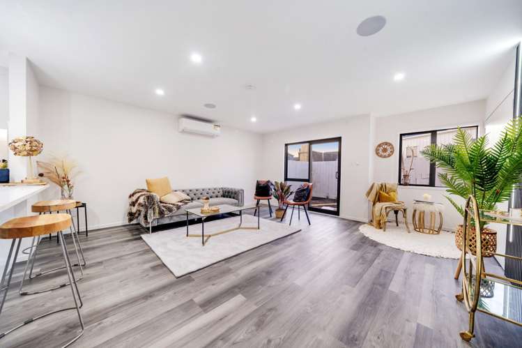 2/7 Gambare Place Wattle Downs_6