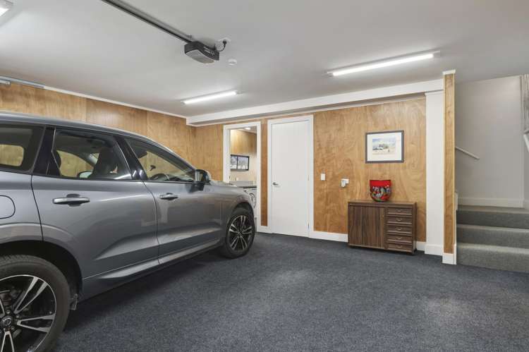 5 Azalea Lane Waipahihi_37