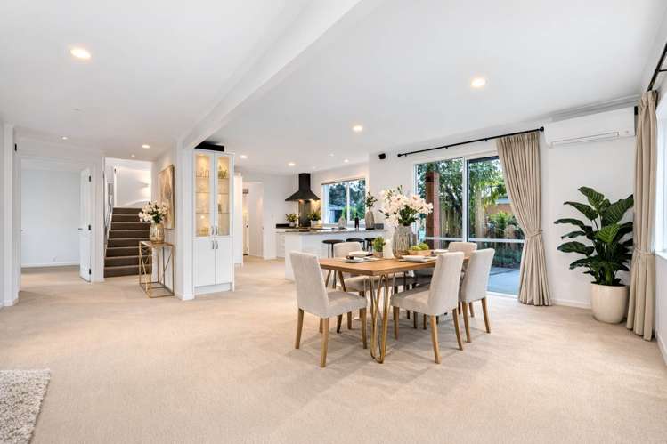 66 South Kensington Way_3