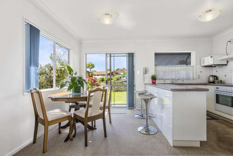 52 Bodi Place Te Atatu South_12